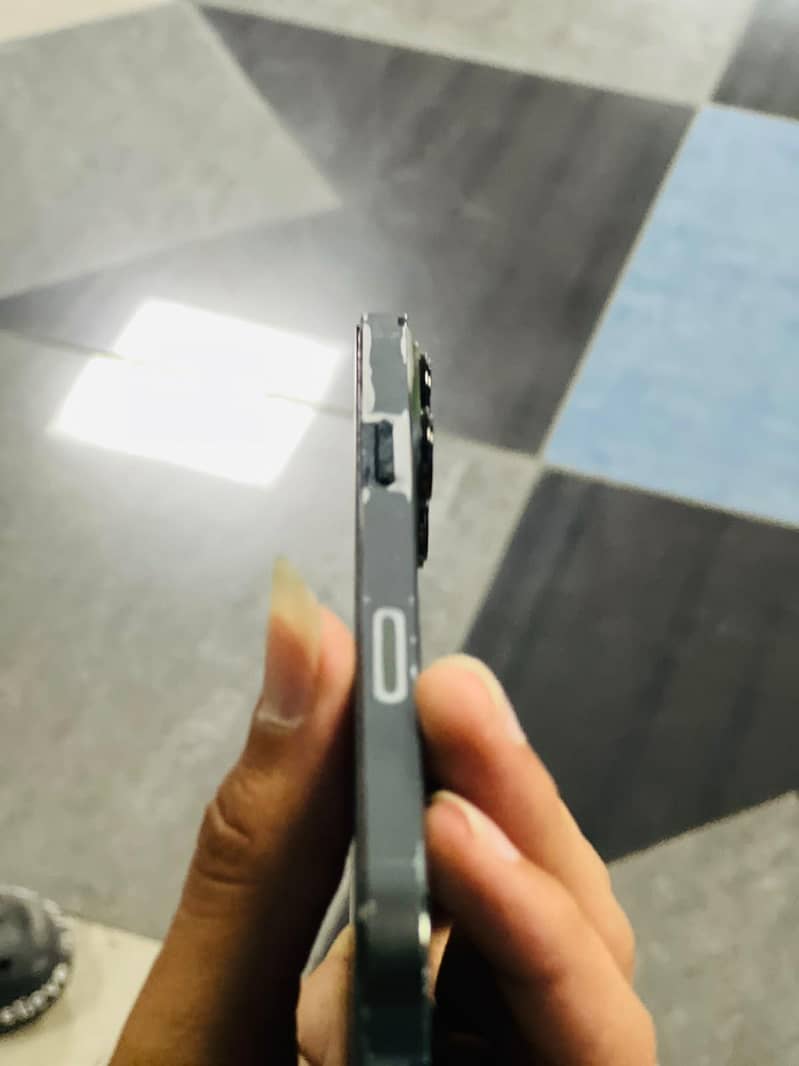 Apple iPhone 13 Pro Max 3