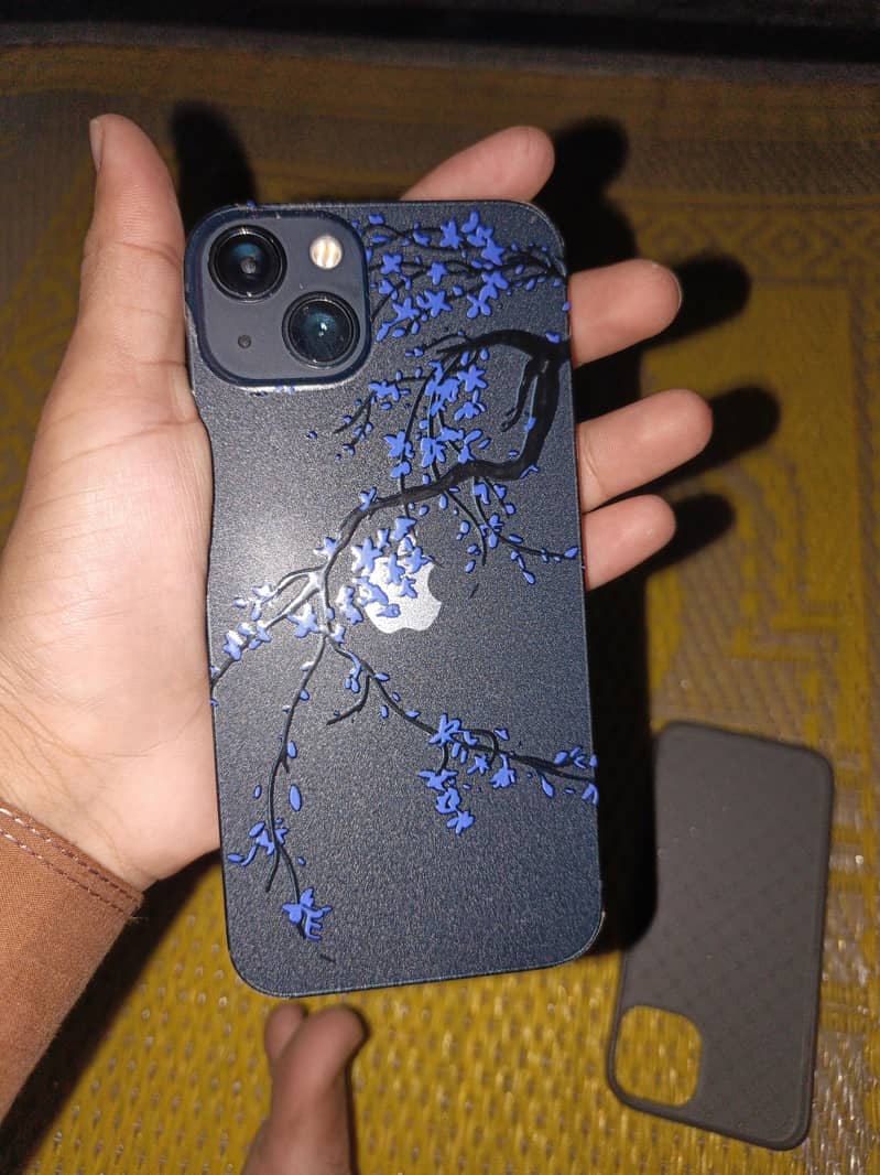Apple iPhone 13 4