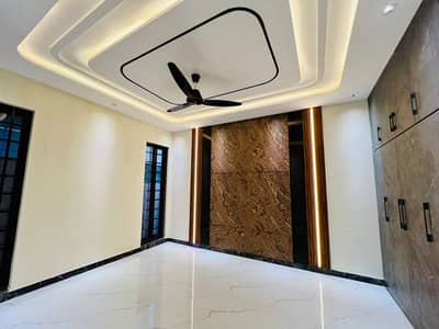 10 Marla Brand New Triple Storey House for Sale in LDA Avenue Lahore | 6 Bed | 7 Bath | Park Facing | Near COMSATS University