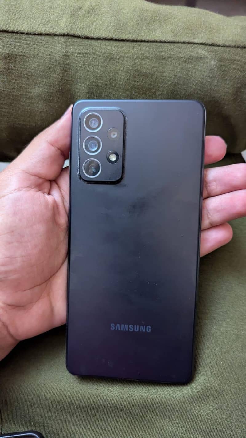 Samsung Mobile A72 1