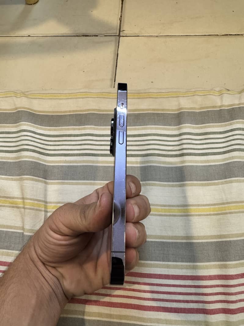 Apple iPhone 14 Pro 2