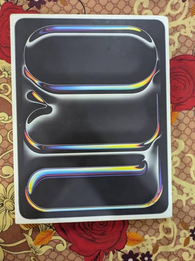 Apple iPad Pro M5 12.9 inch cellular+wifi complete box