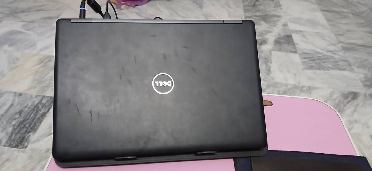Dell Precision 3520 1