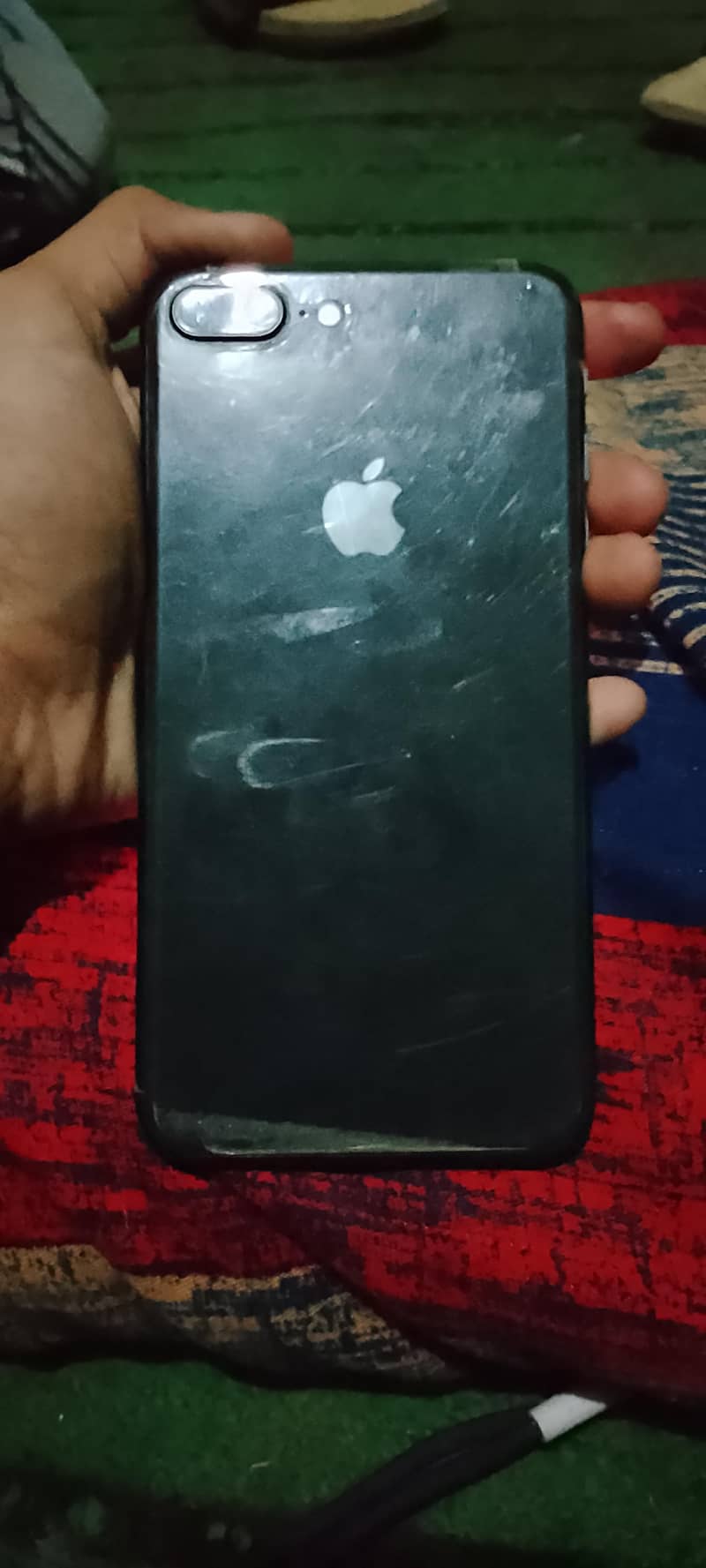 Apple iPhone 8 Plus 1