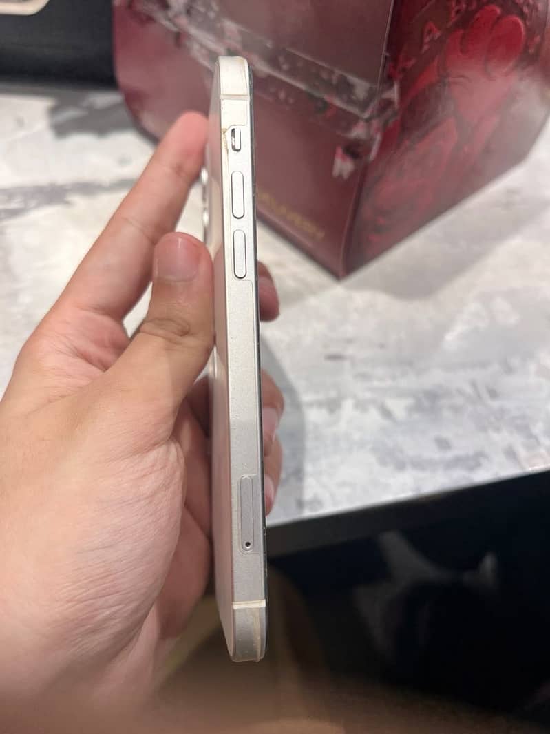 Apple iPhone 12 3