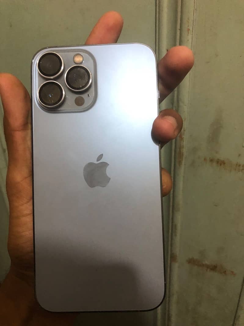 Apple iPhone 13 Pro Max 1