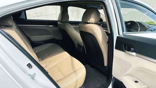 Hyundai Elantra 2023