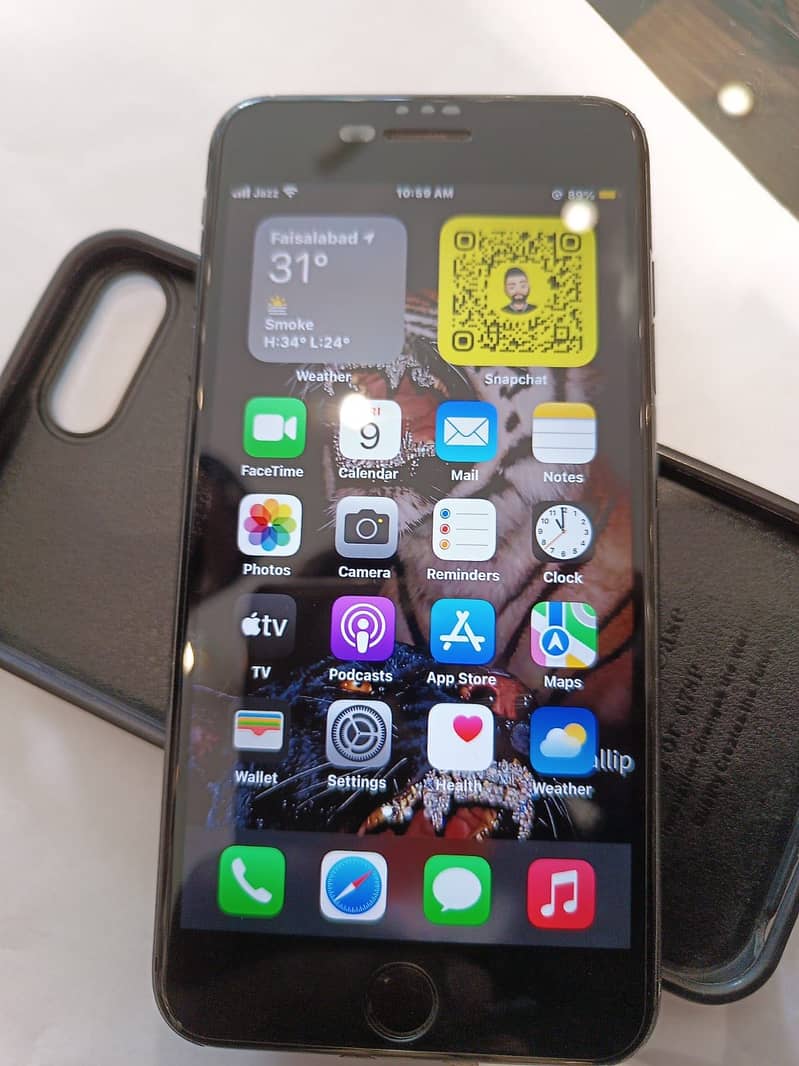 Apple iPhone 7 Plus 2