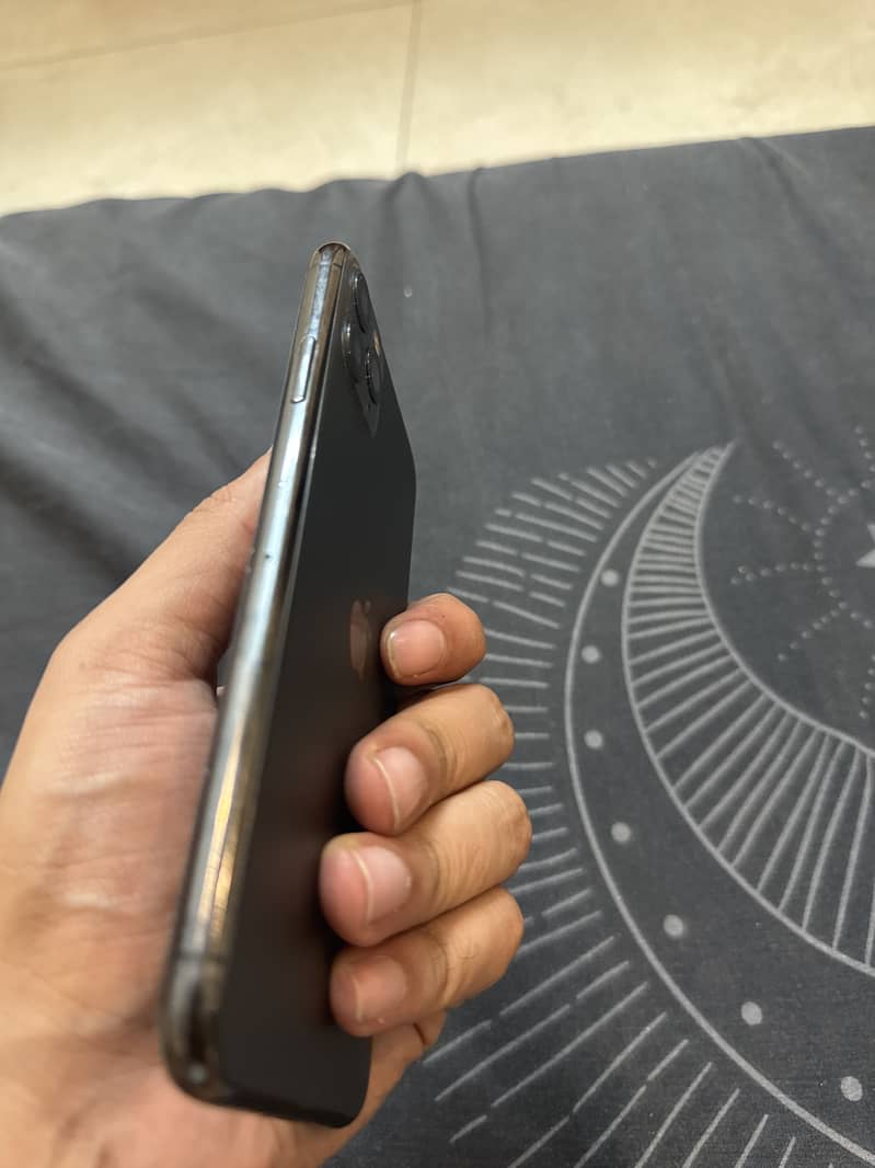 Apple iPhone 11 Pro Max 0