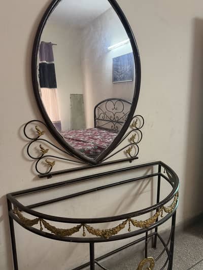 Iron bed with dressing