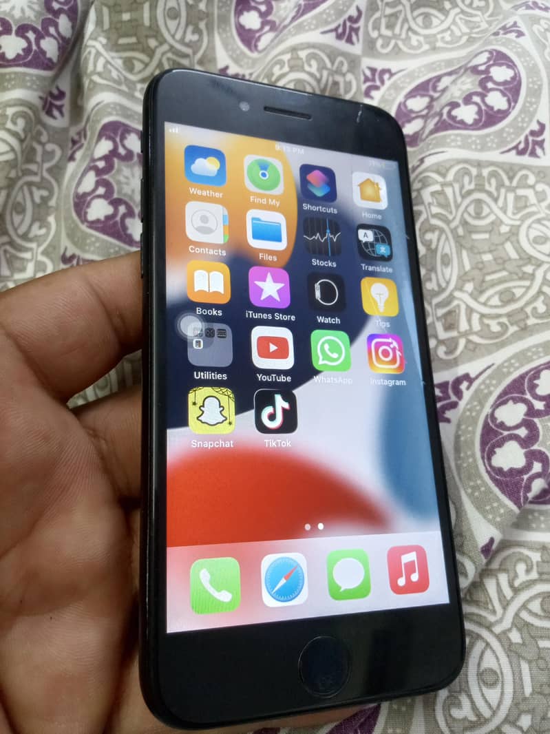 Apple iPhone 7 0
