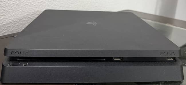 PlayStation 4 Slim 500Gb with Box