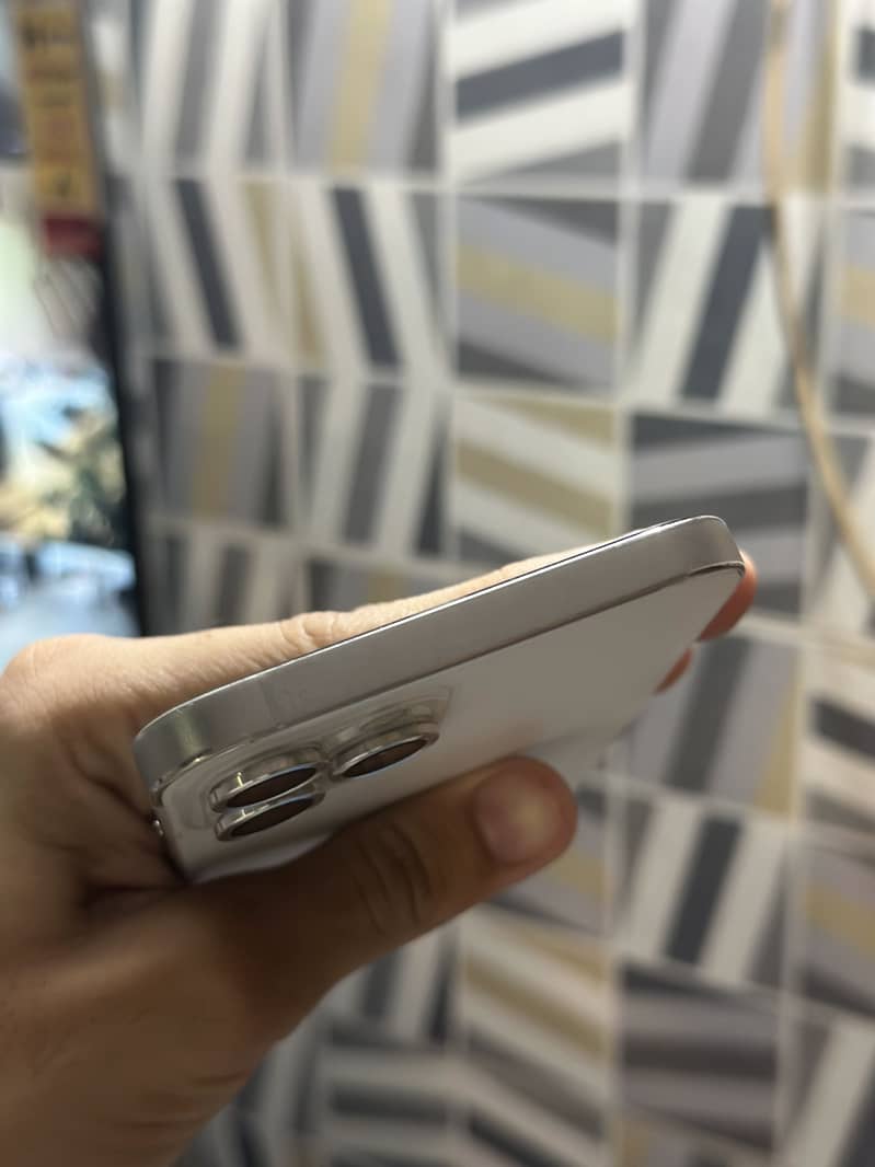 iPhone 12 Pro Max 4