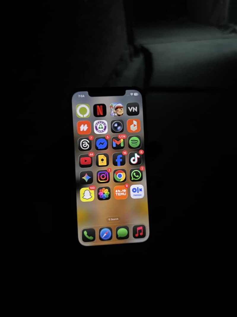 Apple iPhone 12 1