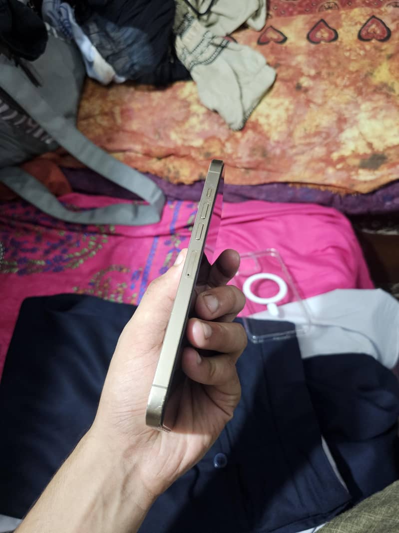 Apple iPhone 13 Pro Max 8