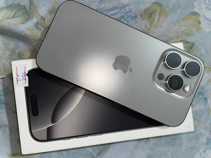 Apple iPhone 16 Pro 0