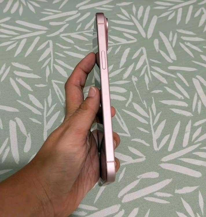 Apple iPhone 15 plus 2