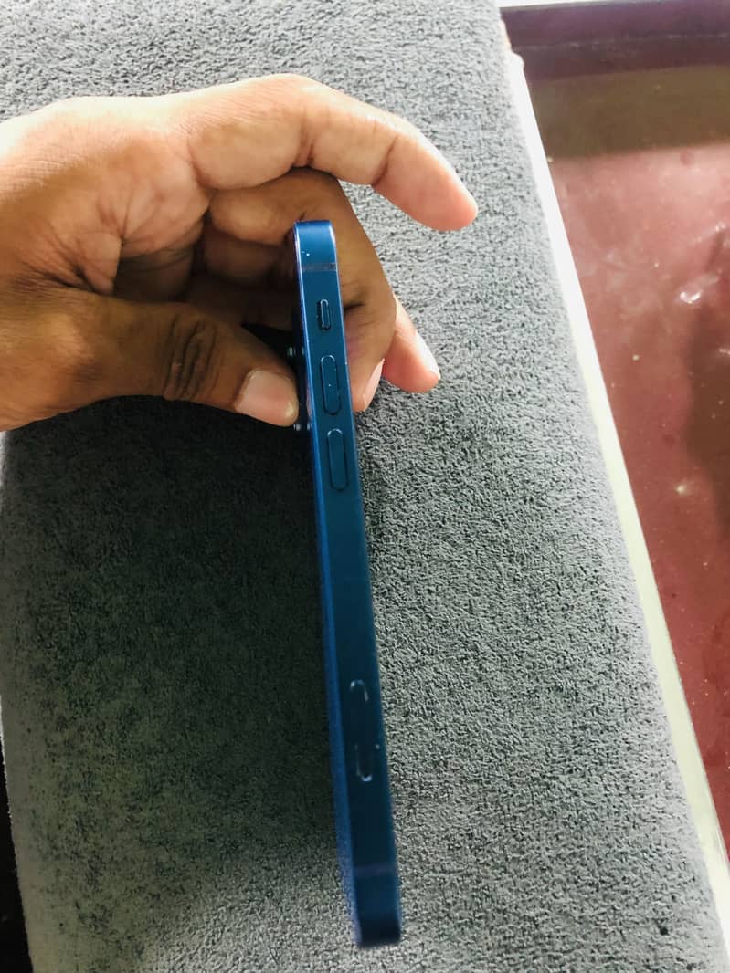 Apple iPhone 12 mini 4