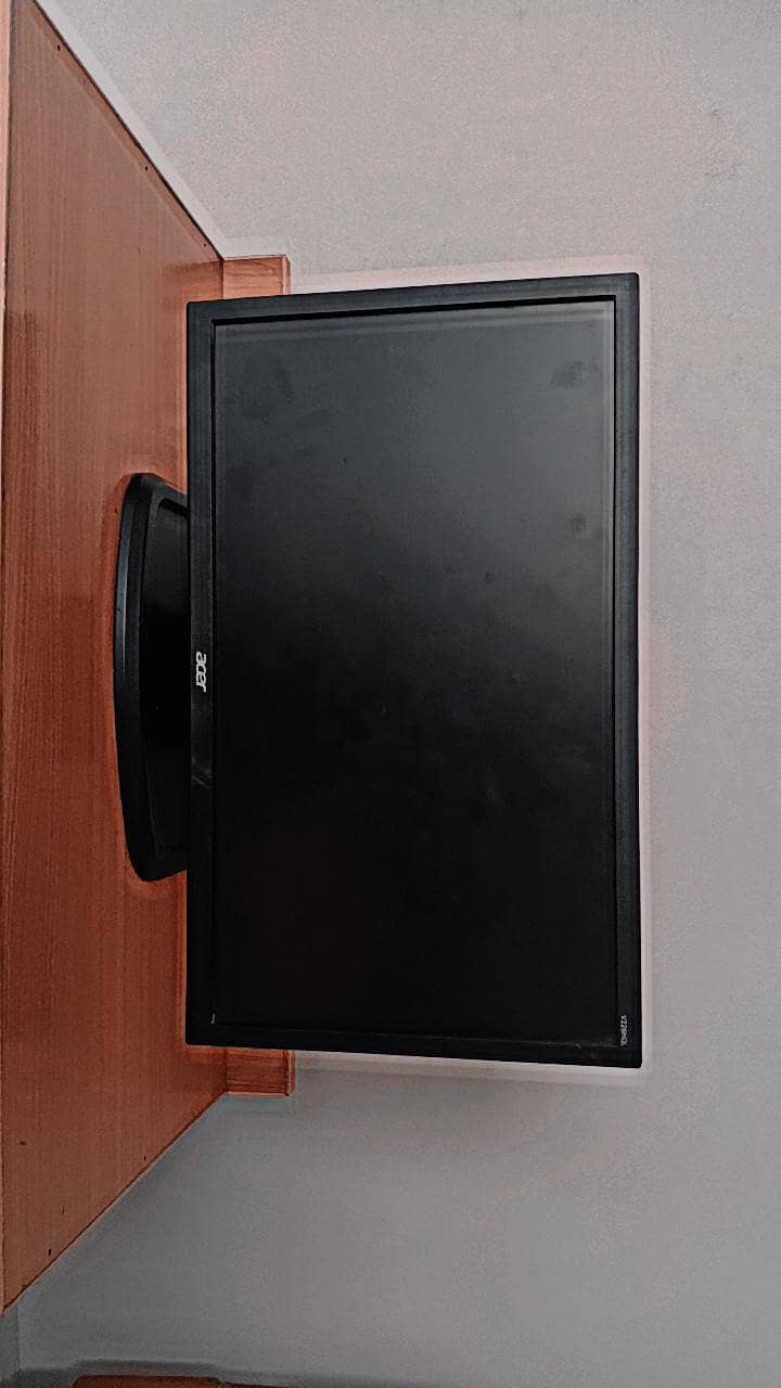 COMPUTER AVAILABLE NEW ONE 10/10 CONDITION 3