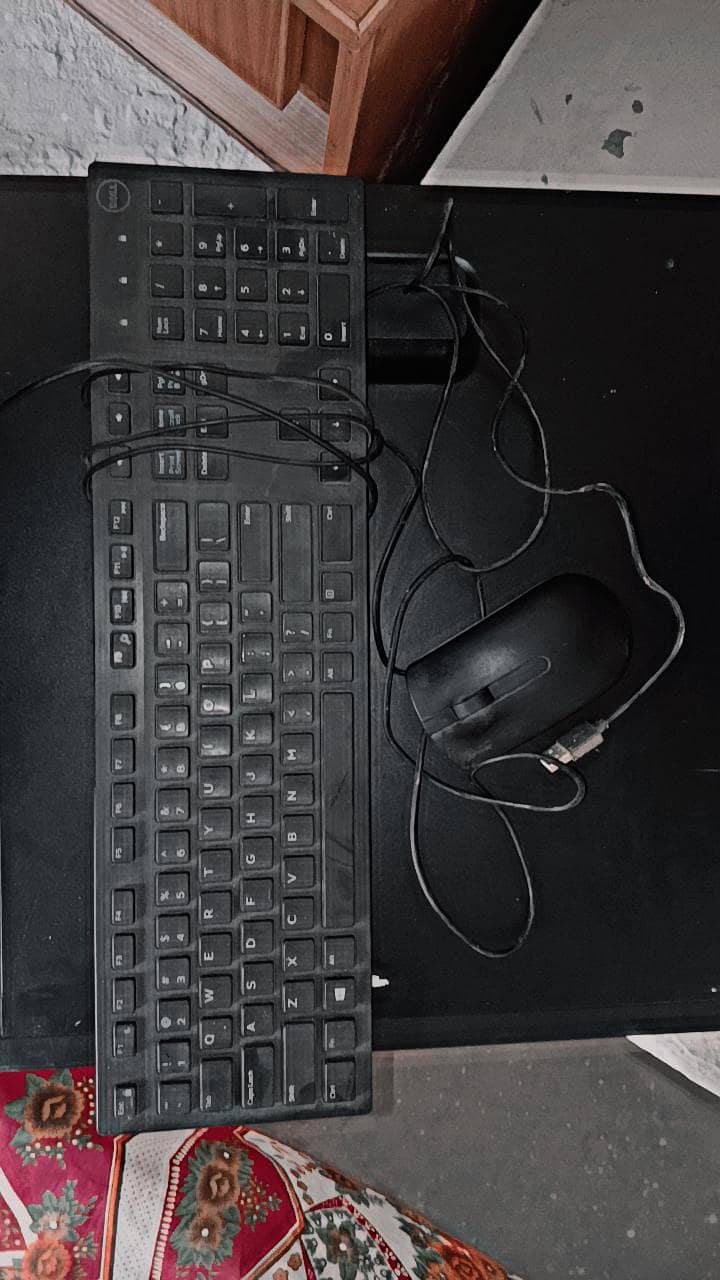 COMPUTER AVAILABLE NEW ONE 10/10 CONDITION 6