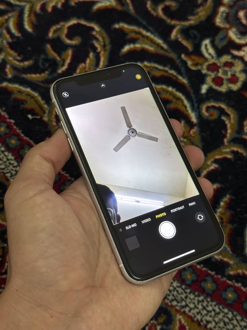 Apple iPhone XR 4