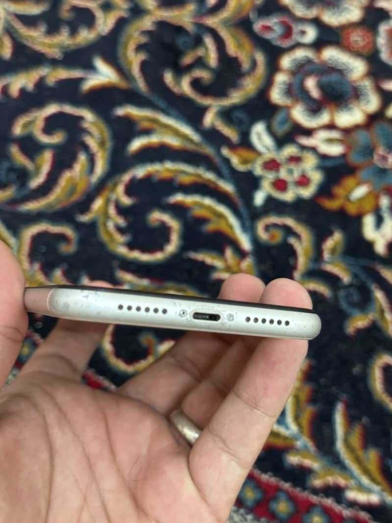 Apple iPhone XR 6