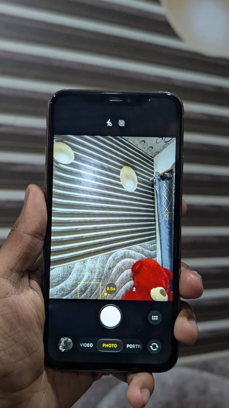 Apple iPhone 11 Pro Max 9