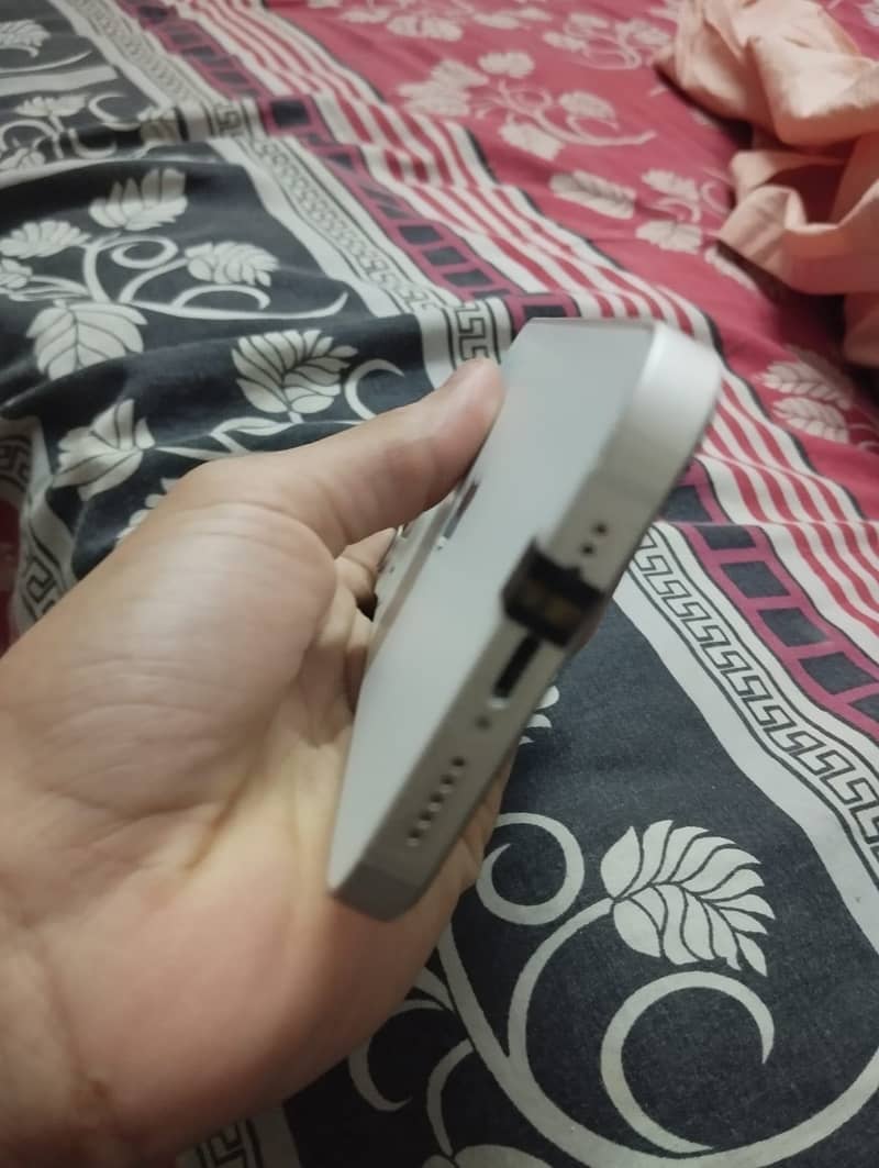 Apple iPhone 14 6