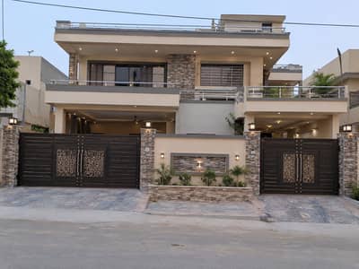 4bed d/d First floor 600yard + Roof available JAUHOR block 13