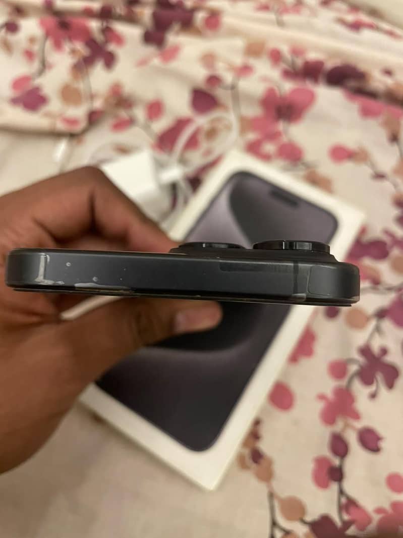 Apple iPhone 15 Pro Max 2