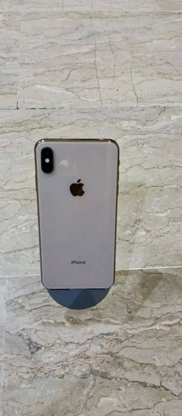 Apple iPhone XS Max 4