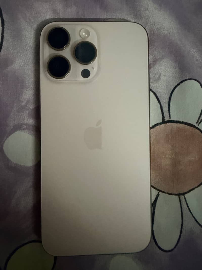 Apple iPhone 16 Pro Max 2