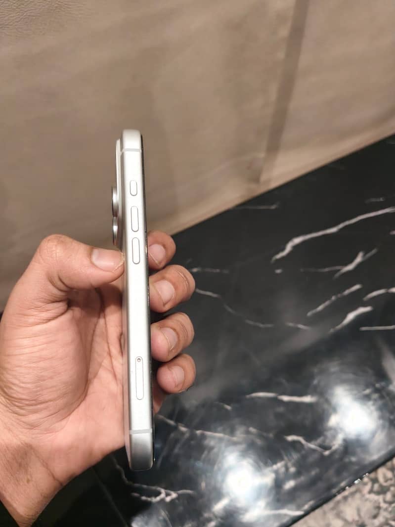 Apple iPhone 17 Pro 1