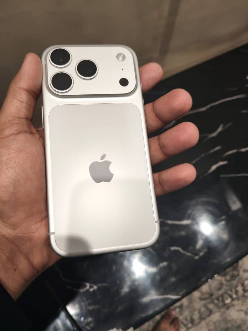 Apple iPhone 17 Pro 7