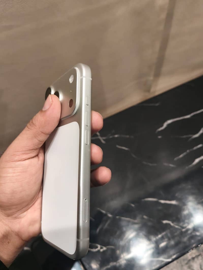 Apple iPhone 17 Pro 8