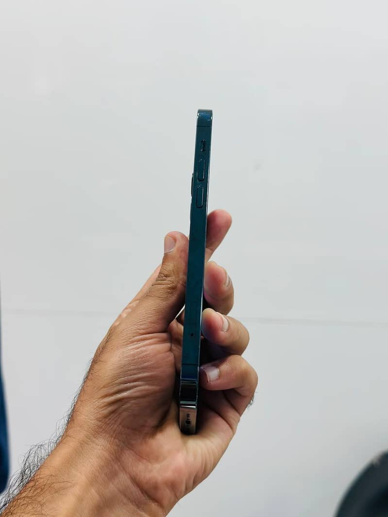 Apple iPhone 12 Pro 2