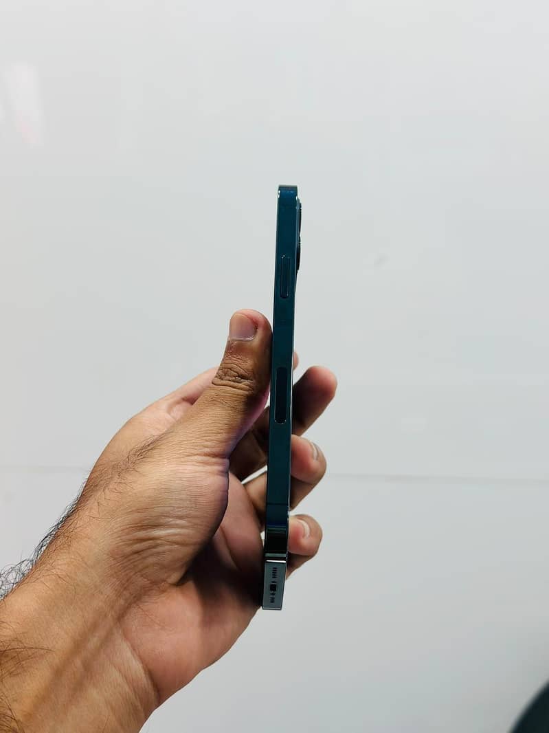 Apple iPhone 12 Pro 3