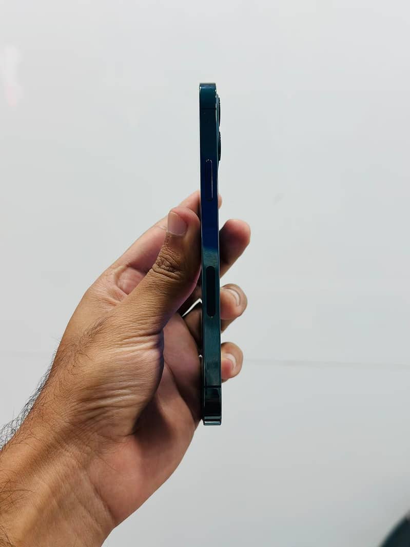 Apple iPhone 12 Pro 4