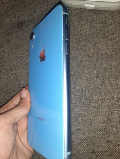 Apple iPhone XR