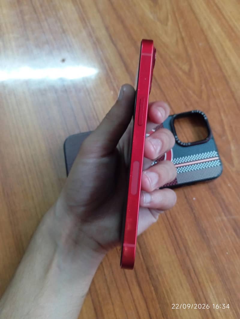 Apple iPhone 13 6