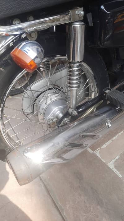 175 lac final honda 125 like a new condition