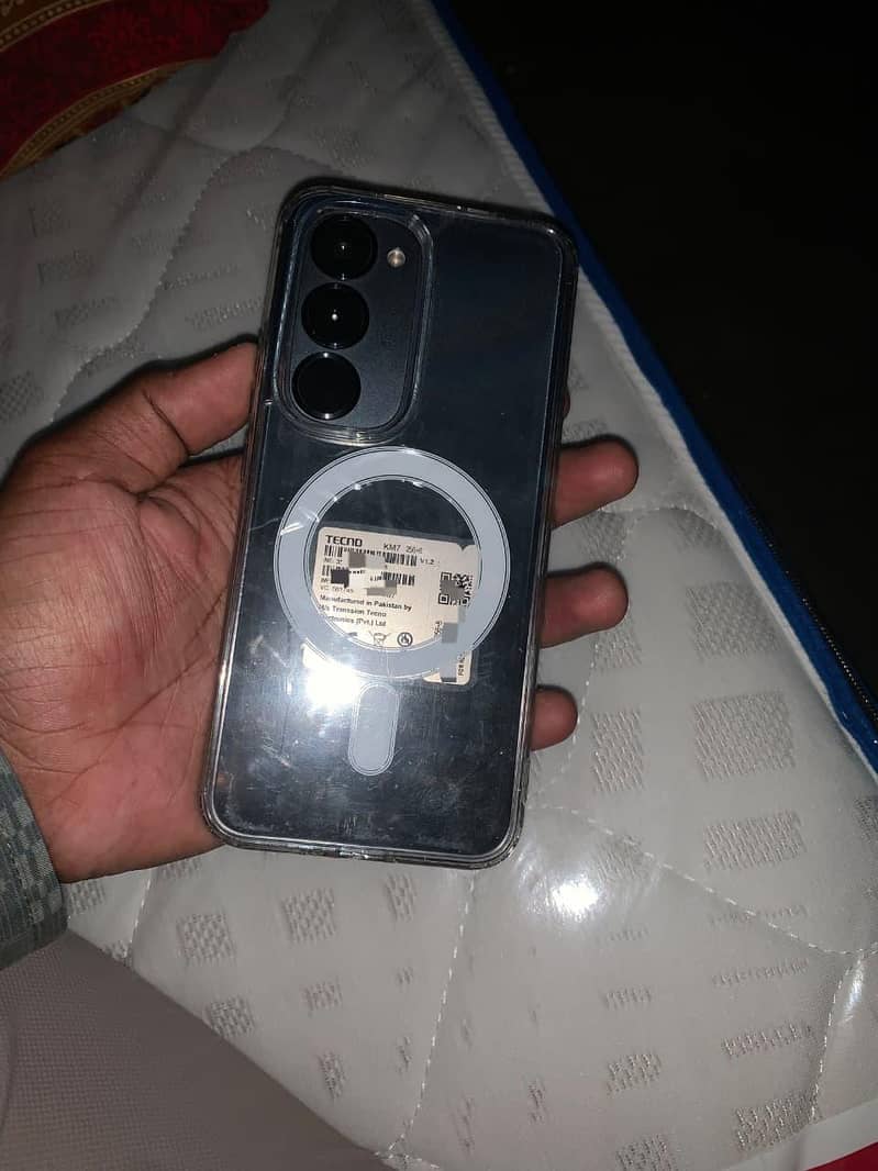 Tecno Spark 40 pro+ 3