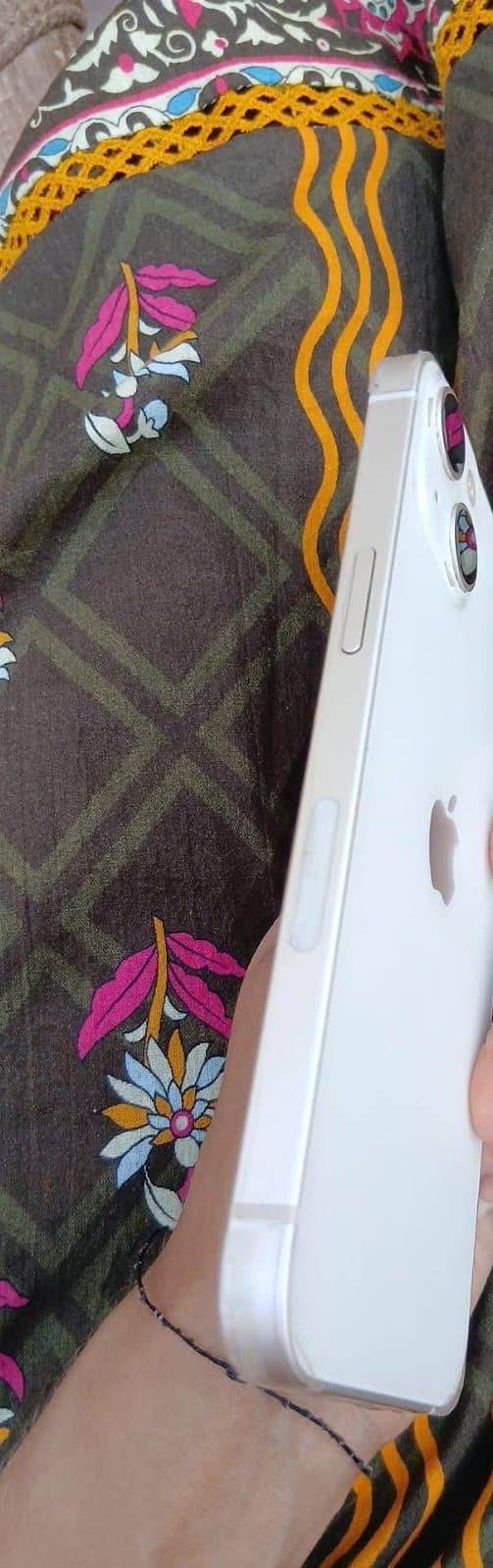 Apple iPhone 13 1