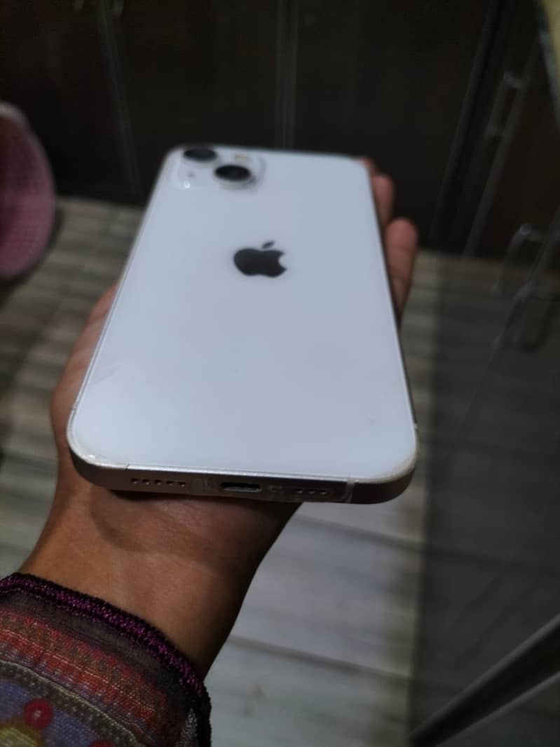 Apple iPhone 13 2