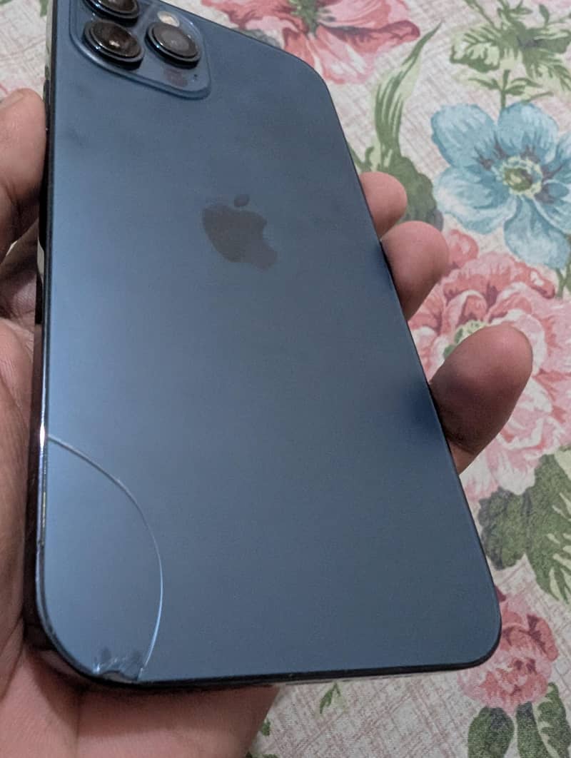 Apple iPhone 12 Pro Max 4