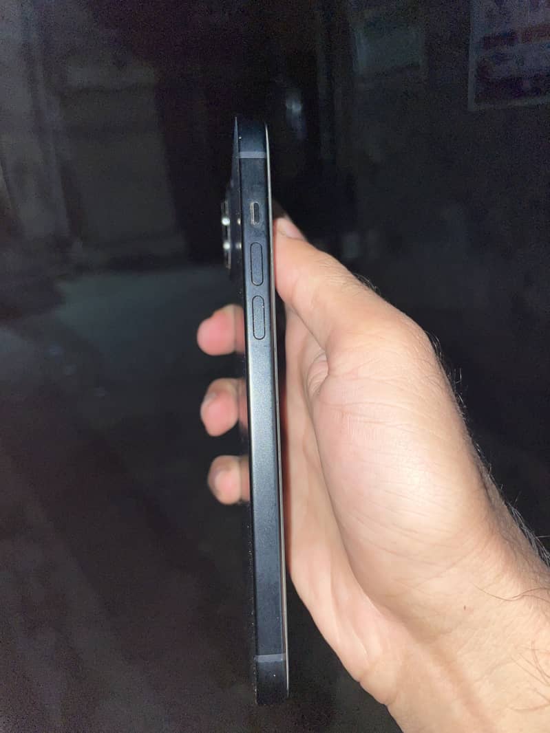 Apple iPhone 15 plus 6
