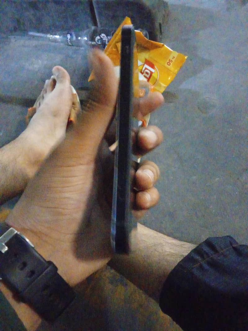 Apple iPhone 12 1