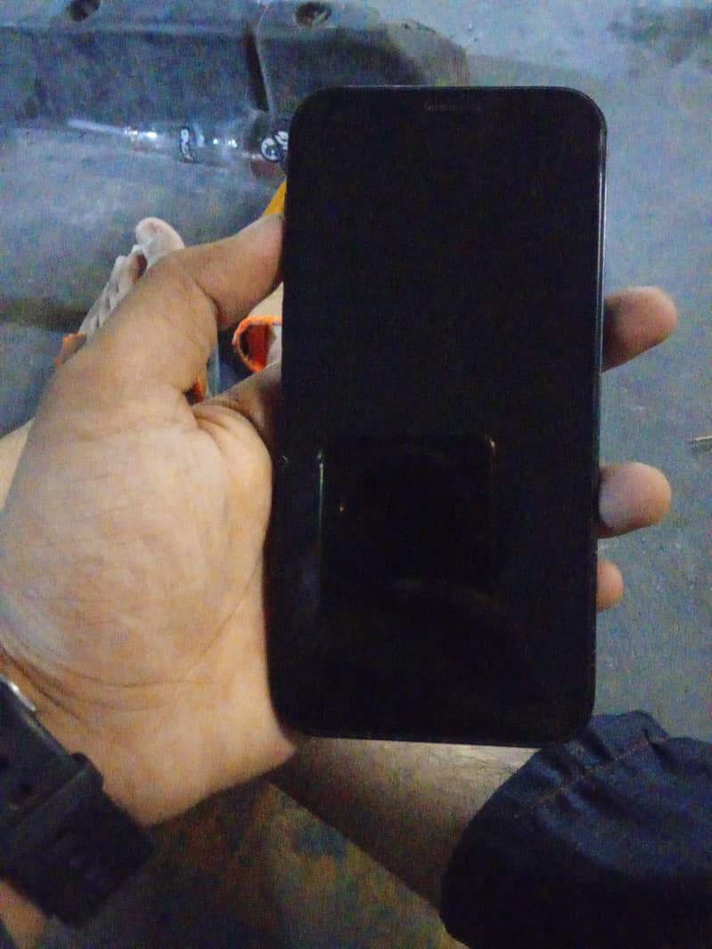 Apple iPhone 12 3