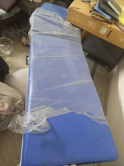 selling bed for labs sampling