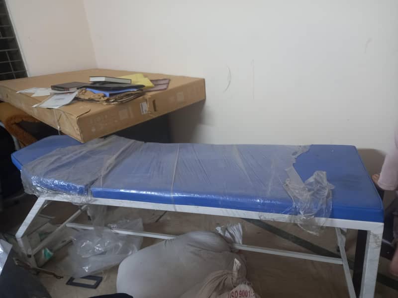 selling bed for labs sampling 1